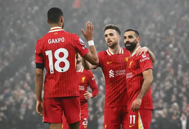 ليفربول يستعيد جاكبو قبل مواجهة باريس في دوري الأبطال