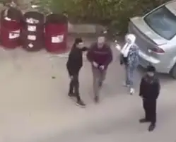 حبس المتهمين الثلاثة بالتعدي على سائق سيارة مدارس بأكتوبر