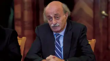 وليد جنبلاط يحذر في ذكري اغتيال والده من استخدام بعض الدروز «إسفينا» لتقسيم سوريا