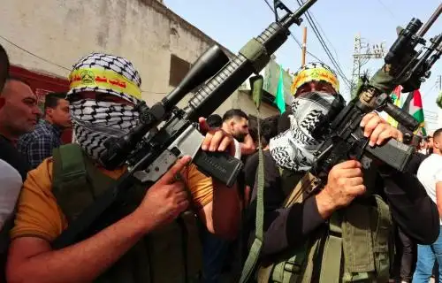 حماس والجبهة الشعبية تؤكدان أهمية توحيد الجهود لمواجهة العدوان الصهيوني