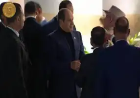 الرئيس السيسي يتفقد ضريح السيدة نفيسة والساحات والطرق المؤدية للمسجد