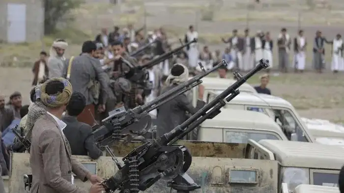 الحوثيون في اليمن يعلنون تنفيذ عمليتين ضد هدف عسكري إسرائيلي ومدمرتين أمريكيتين