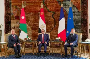 ماكرون: مصر قوة كبرى.. وسنظل نقف بجانبها