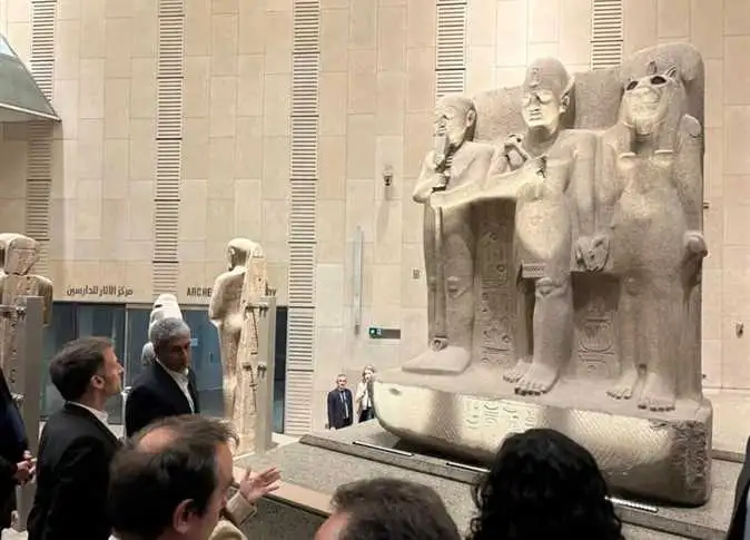 وزير السياحة: غرام ماكرون بحضارتنا كان أحد تحديات زيارته للمتحف الكبير