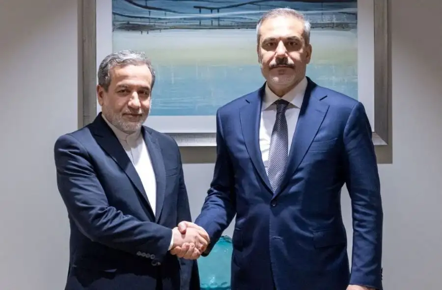 وزير الخارجية التركي يتناول مع نظيره الإيراني محادثات طهران وواشنطن حول الملف النووي