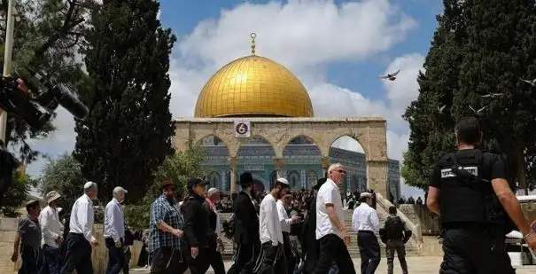 مصادر فلسطينية: 400 مستعمر يقتحمون المسجد الأقصى في ثالث أيام عيد الفصح اليهودي