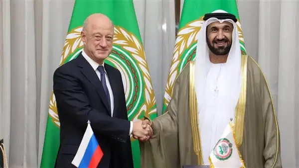 رئيس البرلمان العربي يناقش مع نائب رئيس الدوما الروسي التعاون المؤسسي
طباعة

ليلى محمد
نشر في: الأربعاء 16 أبريل 2025 - 5:05 م | آخر تحديث: الأربعاء 16 أبريل 2025 - 5:05 م
التقى محمد بن أحمد اليماحي رئيس البرلمان العربي مع أليكساندر باباكوف نائب رئيس مجلس الدوما الروسي وذلك في إطار زيارته الرسمية إلى مصر، حيث أكد اليماحي حرص البرلمان العربي على تعزيز العلاقات البرلمانية مع روسيا على كافة المستويات.


وأشار في هذا السياق إلى زيارته الناجحة على رأس وفد برلماني إلى روسيا في شهر فبراير الماض