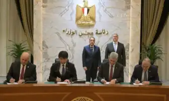 مدبولي يشهد توقيع حزمة من العقود الخاصة بمقاول الائتلاف المصري الصيني المشترك