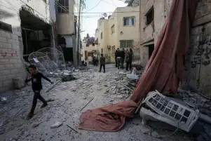 إبادة وتجويع.. إسرائيل تقتل 3 فلسطينيين بقصف تكية لتوزيع الطعام في غزة