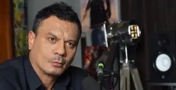عباس أبو الحسن يعلن عن بداية الموسم الثامن من بودكاست حوارات مع عباس