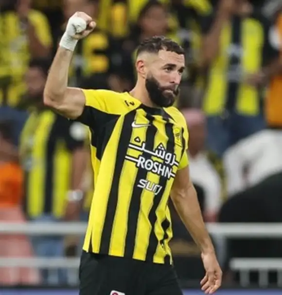 بنزيما يقود هجوم الاتحاد أمام النصر في الدوري السعودي