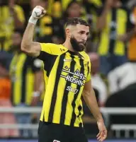 بنزيما يقود هجوم الاتحاد أمام النصر في الدوري السعودي