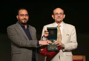 تكريم محمد صبحي من مؤسسة دولية على مسرح مدينة سنبل