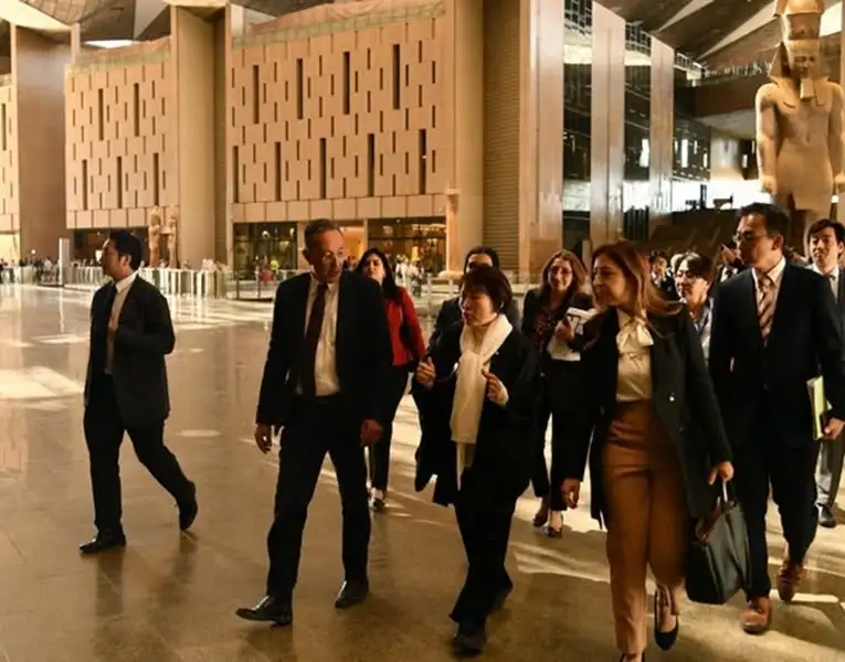 المتحف المصري الكبير يستقبل رئيس جزر القمر ووزيرة التعليم والثقافة اليابانية