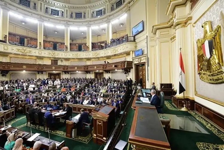 النواب يعترضون على كلمة مؤسس اتحاد مستأجري مصر.. الجعار يستخدم آية قرآنية ويستشهد بالمادة الثانية من الدستور