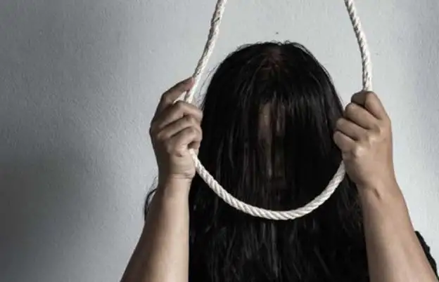 انتحار فتاة في قنا شنقا بعد رفض أسرتها زواجها من جارها