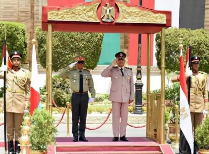 وزير الدفاع يلتقي نظيره من مدغشقر لبحث التعاون العسكري المشترك