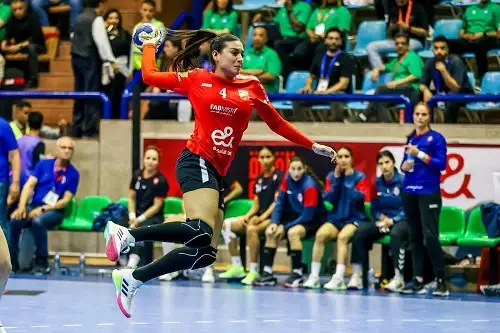 للمرة الثانية.. إصابة لاعبة يد الأهلي بقطع في رباط الركبة