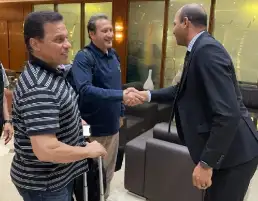 وصول حسام البدري والفوج الأول من الرياضيين المصريين إلى القاهرة
