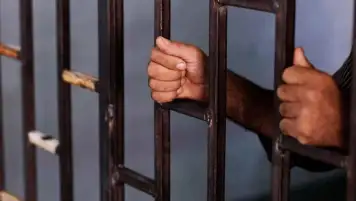 النيابة العامة تأمر بحبس متهم أعاد نشر مقطع مصور يسيء للأمن العام