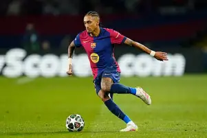 رسميا.. برشلونة يجدد تعاقده مع البرازيلي رافينيا