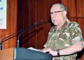 قائدقائد الجيش الجزائري: حريصون على تأمين وحدة الوطن والدفاع عن النظام الجمهوري