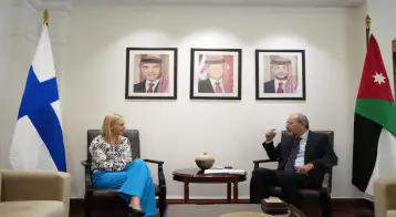 وزيرا خارجية الأردن وفنلندا يبحثان تعزيز التعاون وتطورات المنطقة