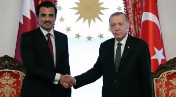 الرئيس التركي وأمير قطر يبحثان هاتفيا الصراع بين إسرائيل وإيران