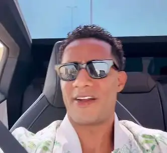 بطريقة ساخرة.. محمد رمضان يؤجل حفله في كاليفورنيا بسبب حرب إيران وإسرائيل ومظاهرات الولاية