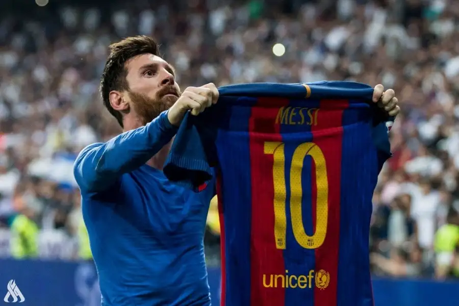 من يرث قميص ميسي في برشلونة؟