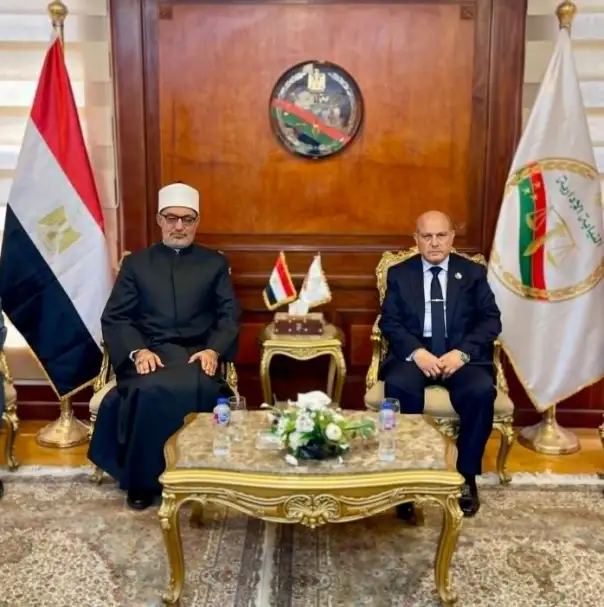 مفتي الجمهورية يزور المستشار محمد الشناوي لتهنئته برئاسة النيابة الإدارية