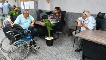 الجوازات تواصل تسهيل خدماتها لكبار السن وذوي الاحتياجات الخاصة