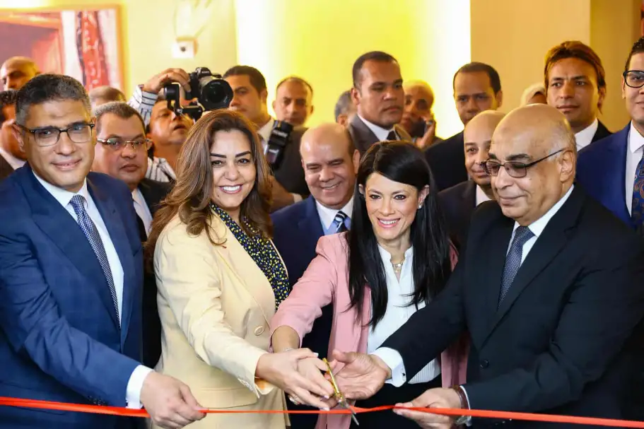 مدبولي يوجه بالاهتمام بزيادة نسبة الطاقة الجديدة والمتجددة لتحقيق التشغيل الاقتصادي لمحطات الكهرباء