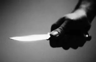 طعنة غادرة.. مجهول يهاجم إمام مسجد بسلاح أبيض في قنا
