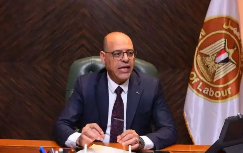 وزير العمل: سأعاقب صاحب العمل الذي لا يبرم عقدا مع العامل بتحويل العقد إلى دائم