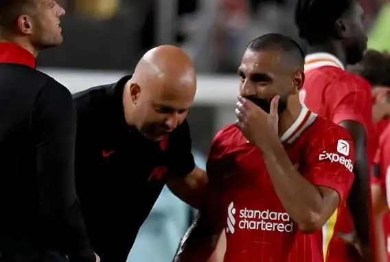 سلوت يكشف عن عامل مساعد لتألق صلاح مع ليفربول