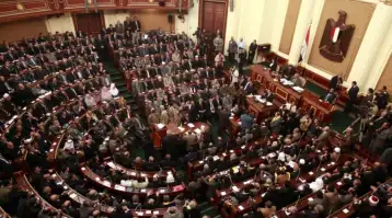 من 5 فجرا إلى 12 ظهرا.. مقترح برلماني لتعديل مواعيد العمل الرسمية