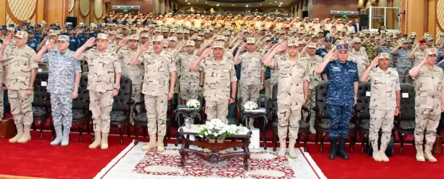 وزير الدفاع يلتقى عددا من مقاتلي المنطقة الشمالية العسكرية