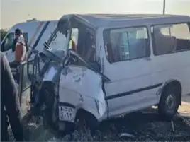 إصابة 16 شخصا إثر حادث تصادم بين سيارتين ميكروباص بطريق سفاجا - قنا