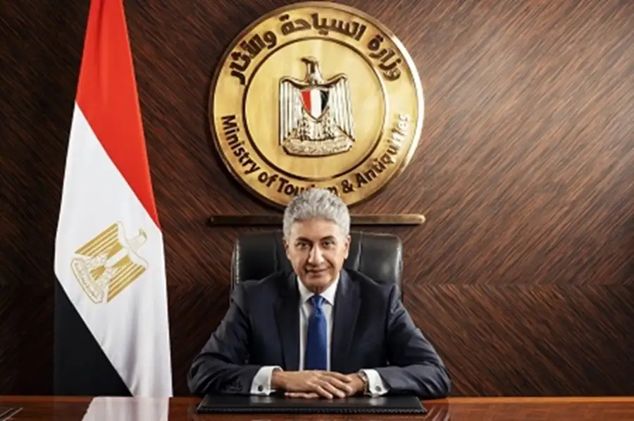 وزير السياحة: توجيه رئاسي ببناء مخزن آثار ضخم وعلى أعلى مستوى