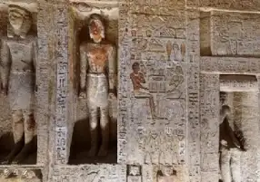 لا أحد يستطيع شراءها.. الأعلى للآثار يكشف تفاصيل سرقة لوحة فصول السنة من سقارة