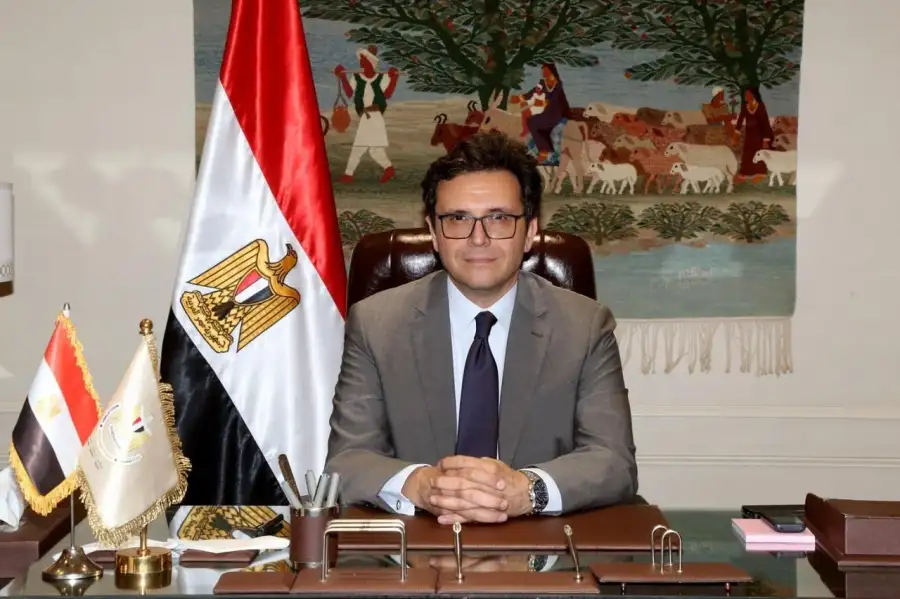 وزير الثقافة عن فوز العناني بإدارة اليونسكو: يوم يدعو للفخر