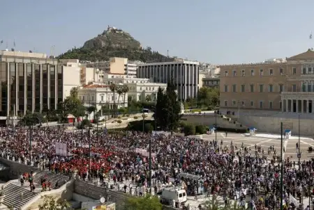اليونان.. عمال يضربون 24 ساعة احتجاجا على مشروع قانون العمل الجديد