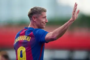 تقارير تكشف مدة غياب ليفاندوفسكي عن برشلونة