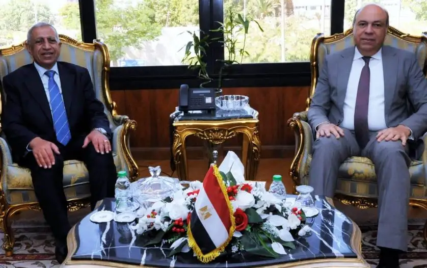 وزير الطيران: الاستثمار في العنصر البشري ركيزة تطوير القطاع