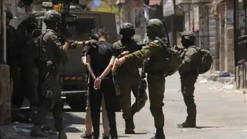 الضفة.. الجيش الإسرائيلي يعتقل 21 فلسطينيا بينهم قيادي في حماس