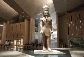 هشام زعزوع: المتحف المصري الكبير سيجذب 8 ملايين سائح سنويًا ويعزز السياحة الثقافية