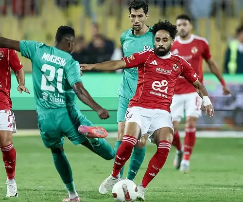 الأهلي يواصل نتائجه السلبية بالتعادل مع المصري في الدوري