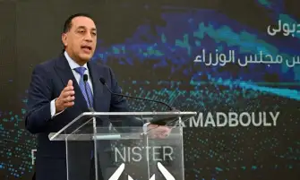 رئيس الوزراء: الحكومة شجعت الشركات الوطنية والعالمية العملاقة للاستثمار في قطاع السيارات