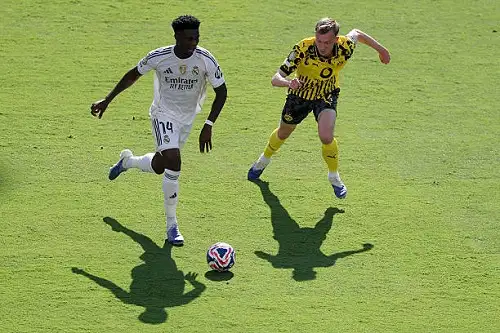 ريال مدريد يعلن إصابة تشواميني وغيابه المتوقع لأسابيع